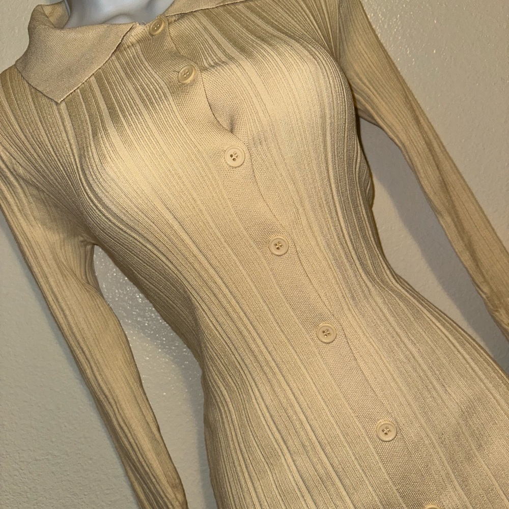 ⸻

Princess Polly Ribbed Knit Button Front Mini Dress NWT - Picture 3 of 4